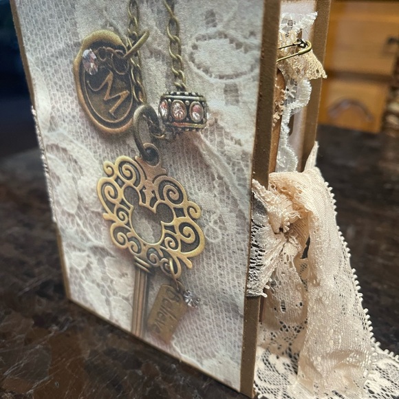 Mini Junk journal - Picture 3 of 10